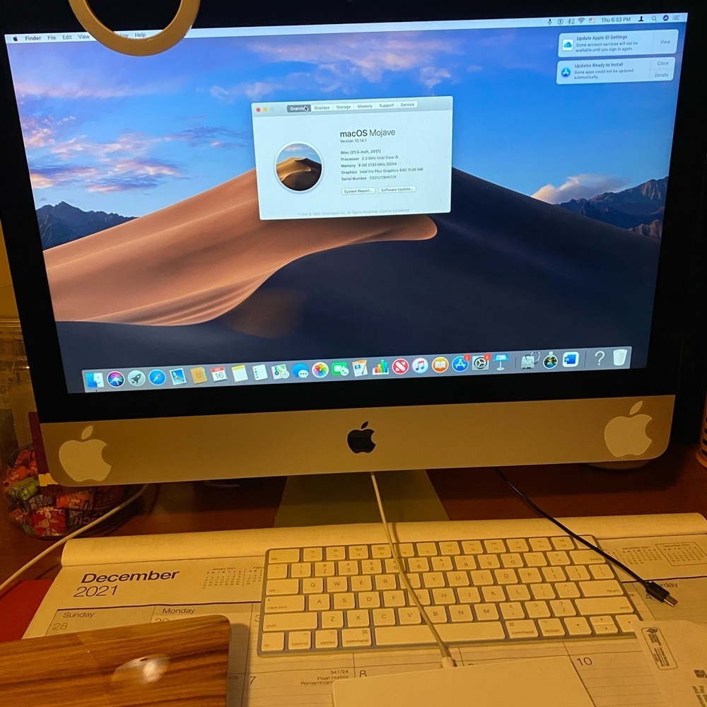 Apple - 21.5" iMac® - Intel Core i5 (2.3GHz) - 8GB Memory - 256GB SSD - - Picture 4 of 5